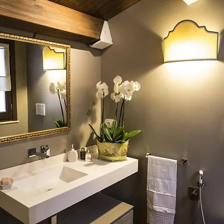 Charme Celestino V° 4* ラクイラ