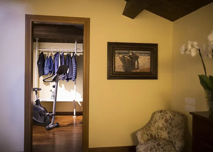 Charme Celestino V° Alojamento de Acomodação e Pequeno-almoço LʼAquila