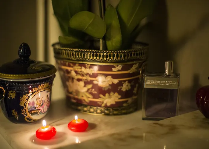 Charme Celestino V° Alojamento de Acomodação e Pequeno-almoço LʼAquila